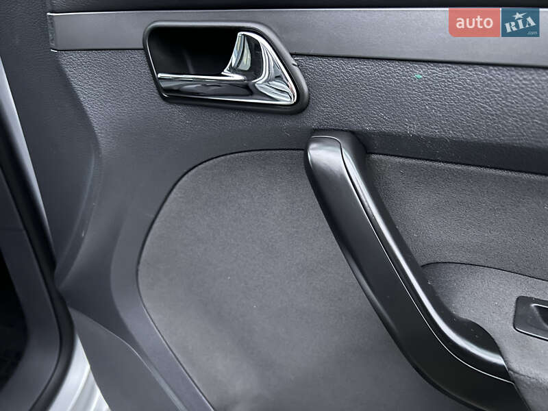 Минивэн Volkswagen Touran 2005 в Малине фото 49 Минивэн Volkswagen Touran 2005 в Малине