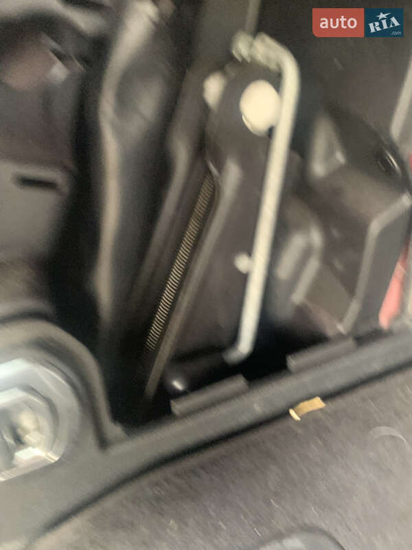 Минивэн Volkswagen Touran 2004 в Миргороде