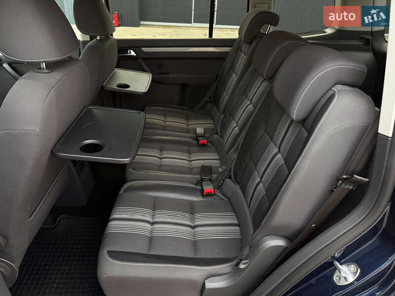 Минивэн Volkswagen Touran 2012 в Харькове