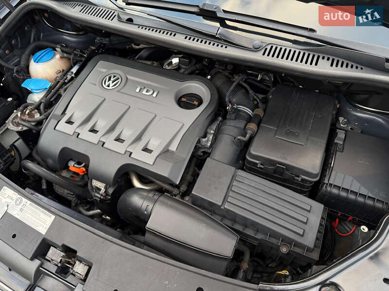 Минивэн Volkswagen Touran 2012 в Харькове