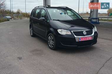 Минивэн Volkswagen Touran 2010 в Хороле