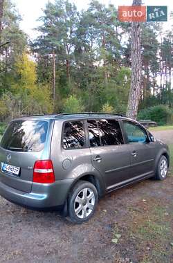 Мінівен Volkswagen Touran 2006 в Цумані