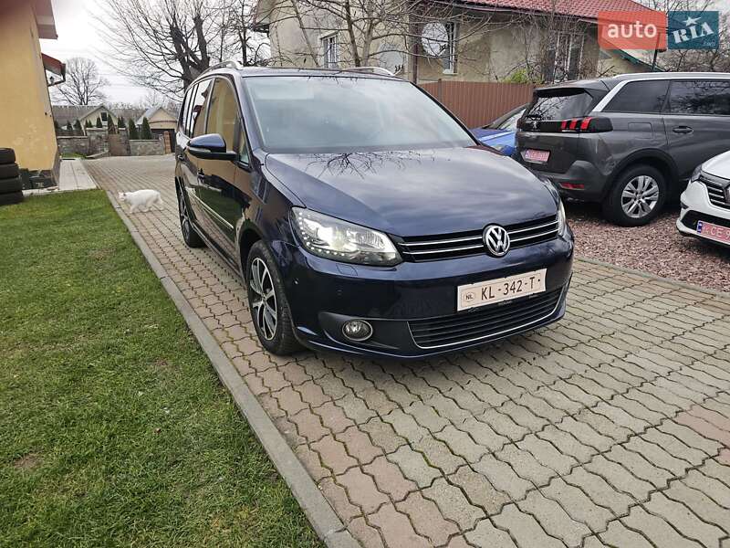 Минивэн Volkswagen Touran 2012 в Стрые