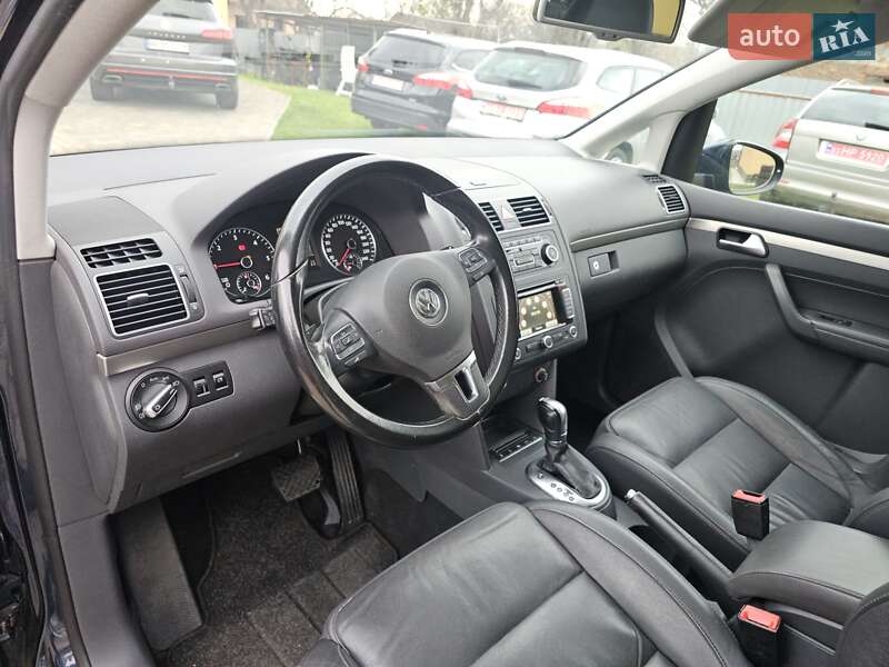 Минивэн Volkswagen Touran 2012 в Стрые