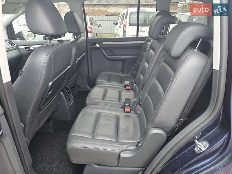 Минивэн Volkswagen Touran 2012 в Стрые