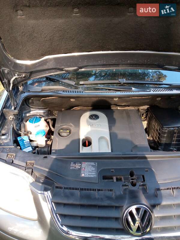 Минивэн Volkswagen Touran 2006 в Цумани фото 2 Минивэн Volkswagen Touran 2006 в Цумани