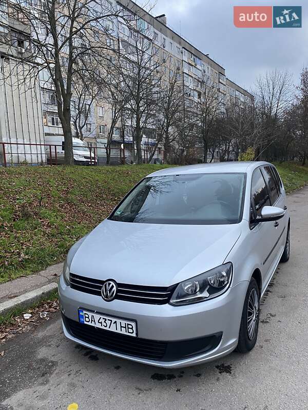 Volkswagen Touran 2011