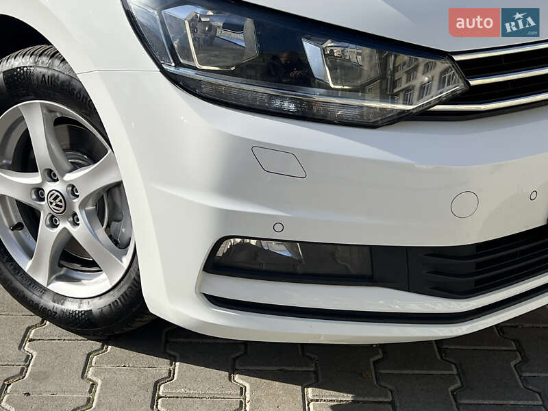 Микровэн Volkswagen Touran 2020 в Тернополе