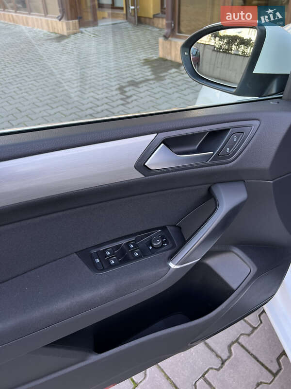 Микровэн Volkswagen Touran 2020 в Тернополе