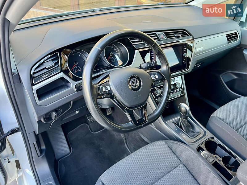 Микровэн Volkswagen Touran 2020 в Тернополе