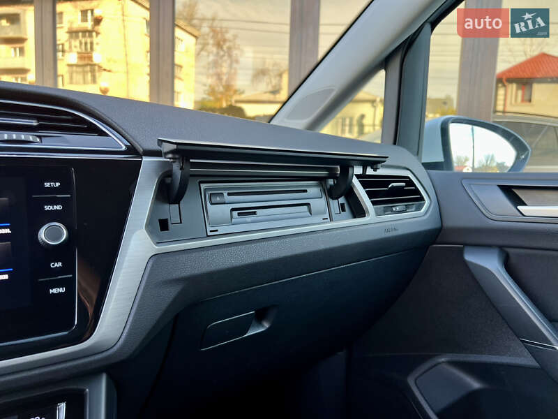 Микровэн Volkswagen Touran 2020 в Тернополе