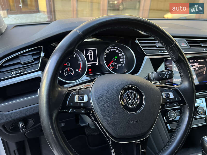 Микровэн Volkswagen Touran 2020 в Тернополе