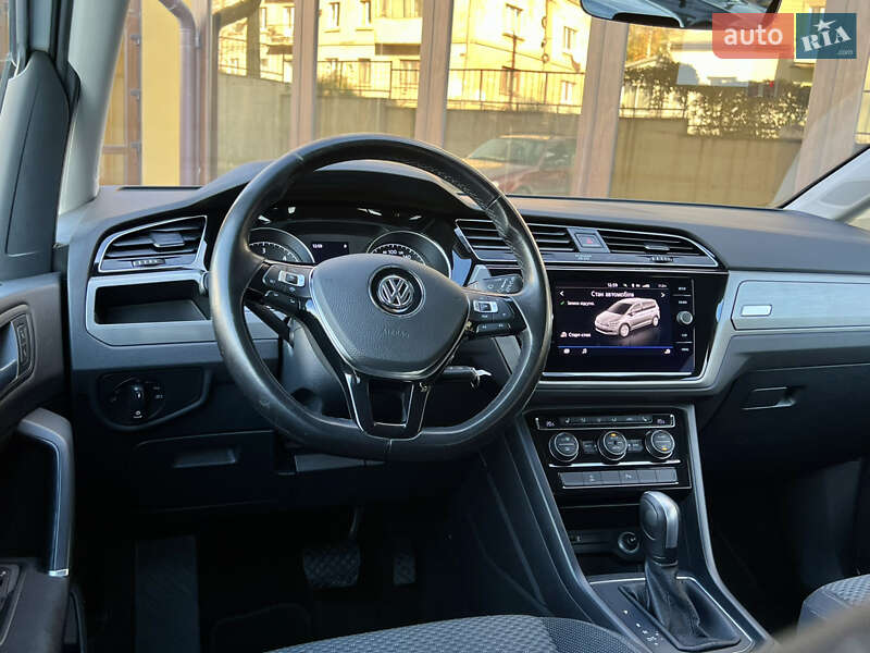 Микровэн Volkswagen Touran 2020 в Тернополе