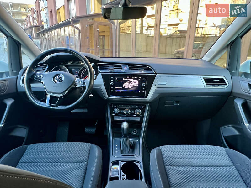 Микровэн Volkswagen Touran 2020 в Тернополе