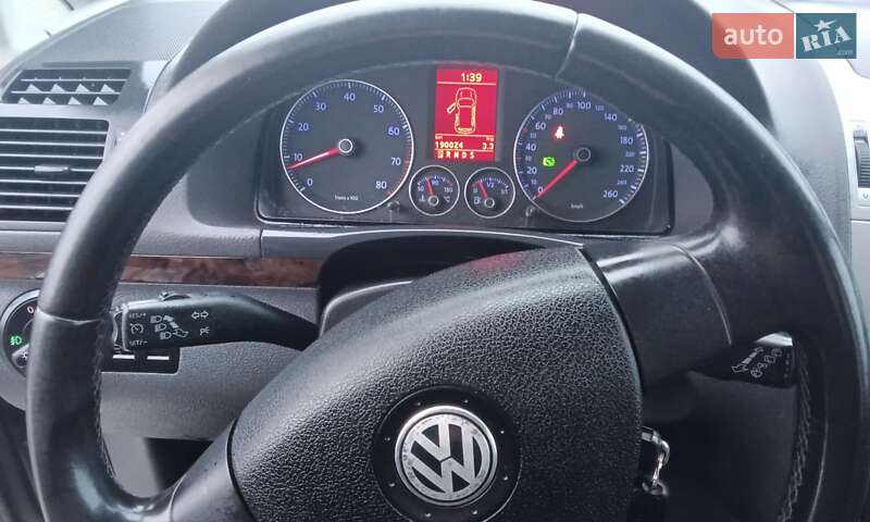 Минивэн Volkswagen Touran 2010 в Нововолынске фото 34 Минивэн Volkswagen Touran 2010 в Нововолынске