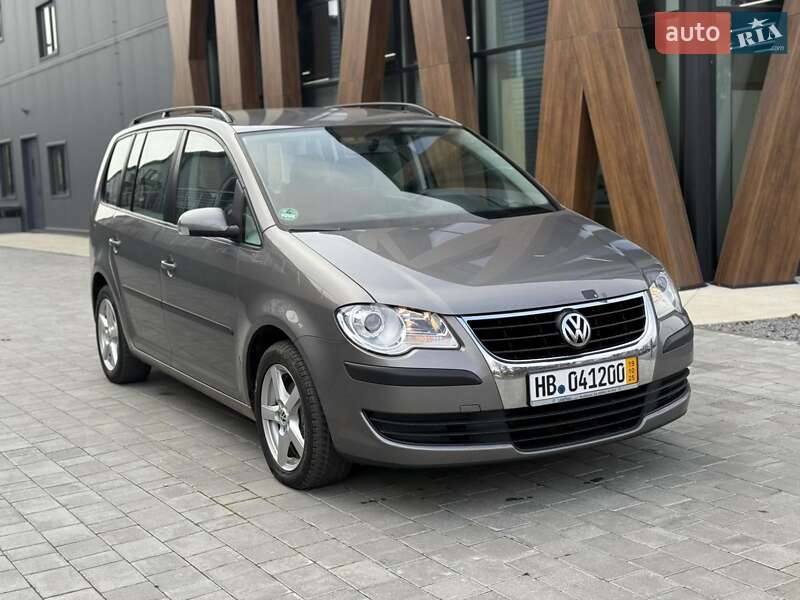 Минивэн Volkswagen Touran 2007 в Белой Церкви