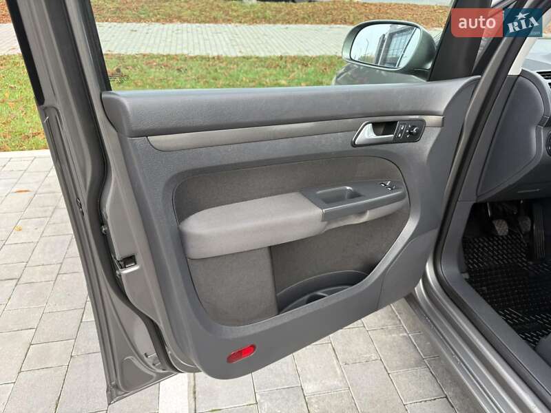 Минивэн Volkswagen Touran 2007 в Белой Церкви