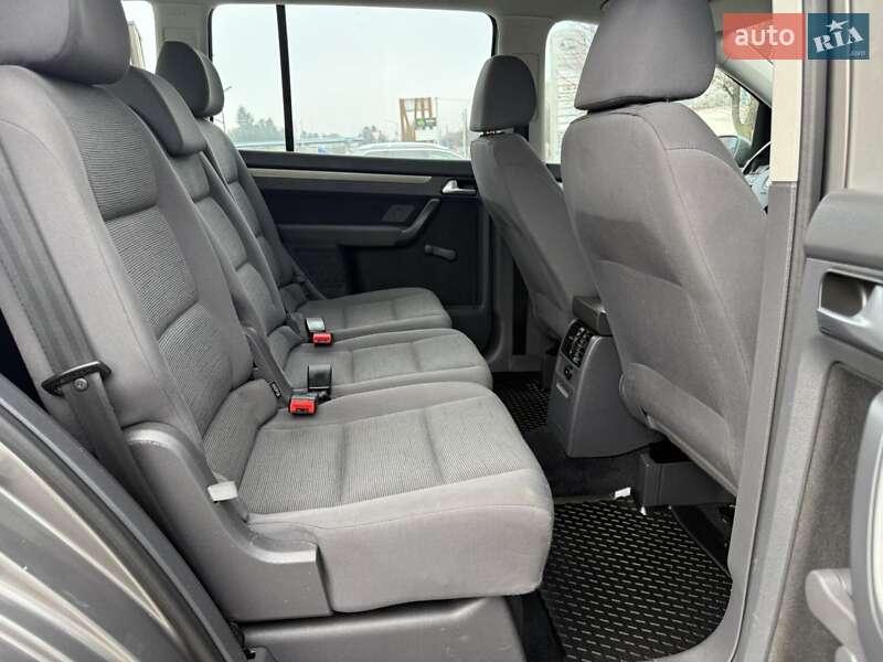 Минивэн Volkswagen Touran 2007 в Белой Церкви