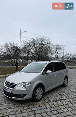 Мінівен Volkswagen Touran 2009 в Києві