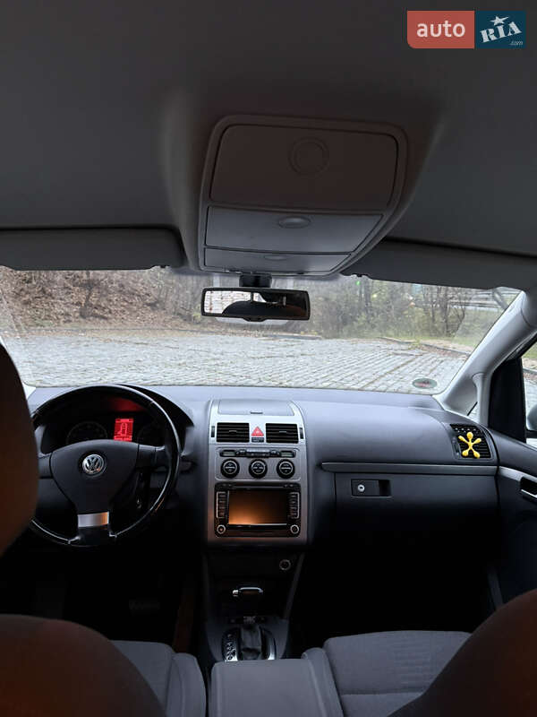 Минивэн Volkswagen Touran 2009 в Киеве