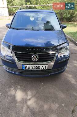 Минивэн Volkswagen Touran 2008 в Кривом Роге