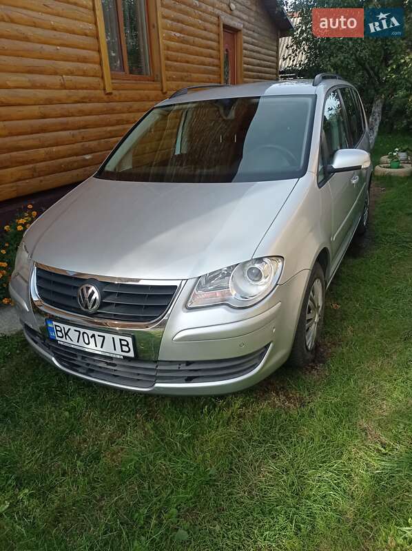 Мінівен Volkswagen Touran 2007 в Костопілі