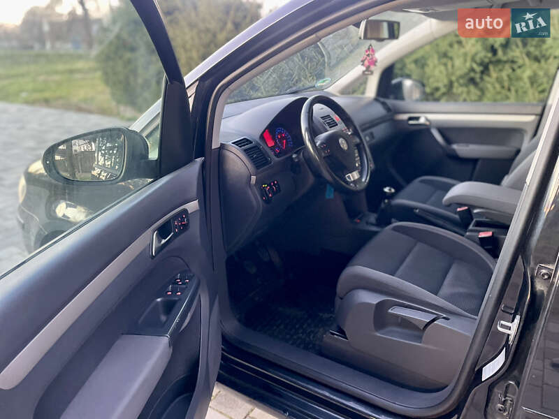 Минивэн Volkswagen Touran 2010 в Староконстантинове фото 9 Минивэн Volkswagen Touran 2010 в Староконстантинове