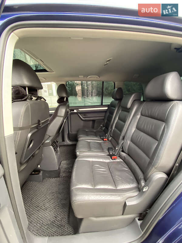 Минивэн Volkswagen Touran 2007 в Луцке