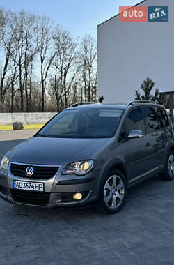 Минивэн Volkswagen Touran 2007 в Луцке