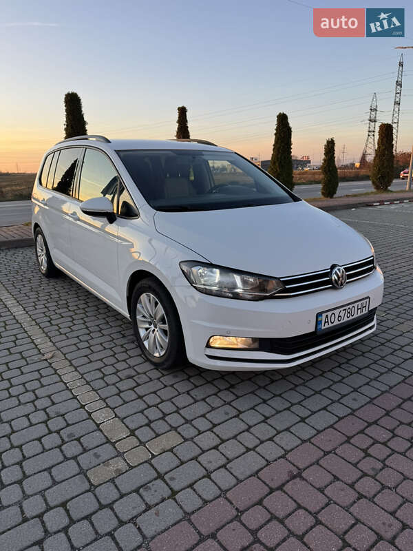 Микровэн Volkswagen Touran 2015 в Виноградове