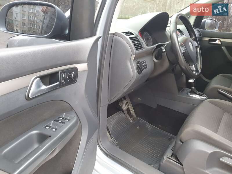 Минивэн Volkswagen Touran 2011 в Кременчуге