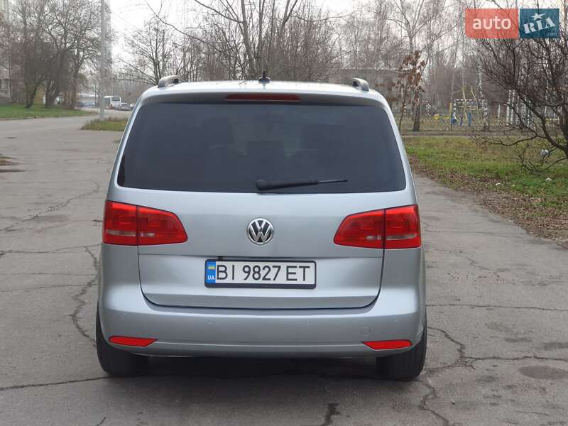 Минивэн Volkswagen Touran 2011 в Кременчуге