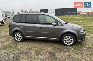 Мінівен Volkswagen Touran 2015 в Нововолинську