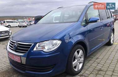 Минивэн Volkswagen Touran 2008 в Черновцах