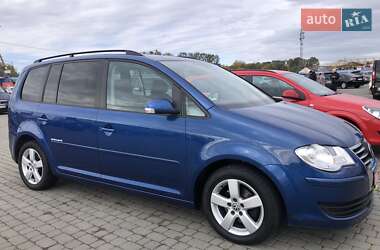 Минивэн Volkswagen Touran 2008 в Черновцах