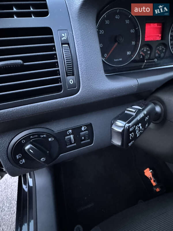 Минивэн Volkswagen Touran 2008 в Ровно