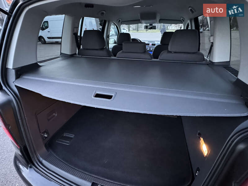 Минивэн Volkswagen Touran 2008 в Ровно