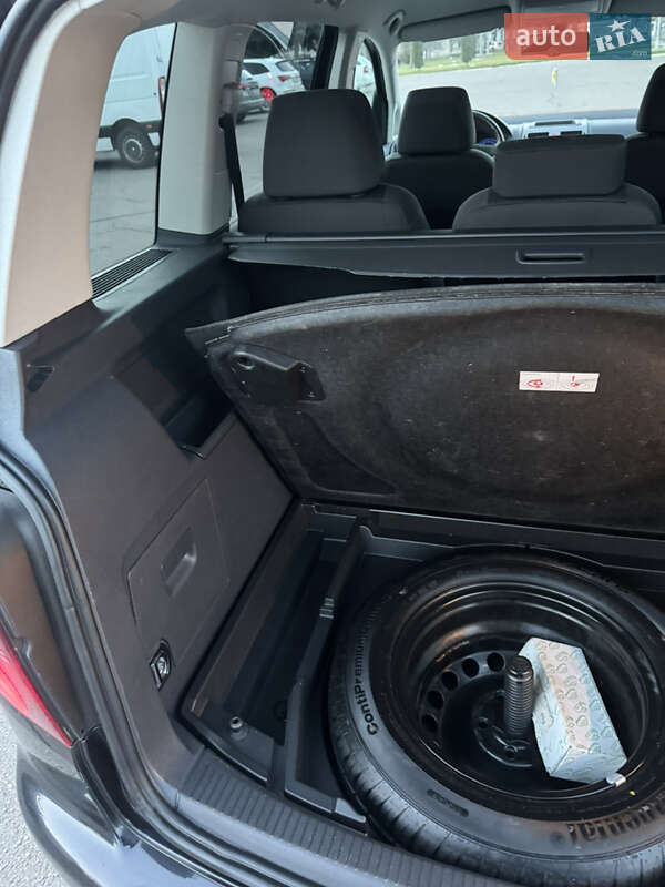 Минивэн Volkswagen Touran 2008 в Ровно