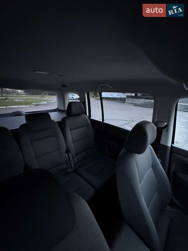 Минивэн Volkswagen Touran 2008 в Ровно