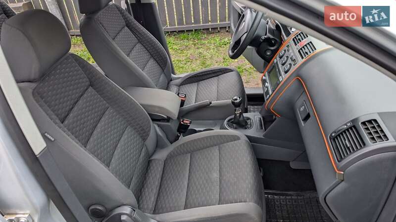 Минивэн Volkswagen Touran 2007 в Шепетовке фото 6 Минивэн Volkswagen Touran 2007 в Шепетовке