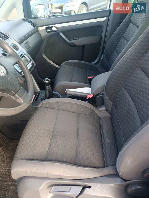 Минивэн Volkswagen Touran 2007 в Луцке