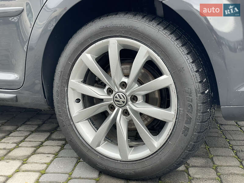 Минивэн Volkswagen Touran 2014 в Мукачево