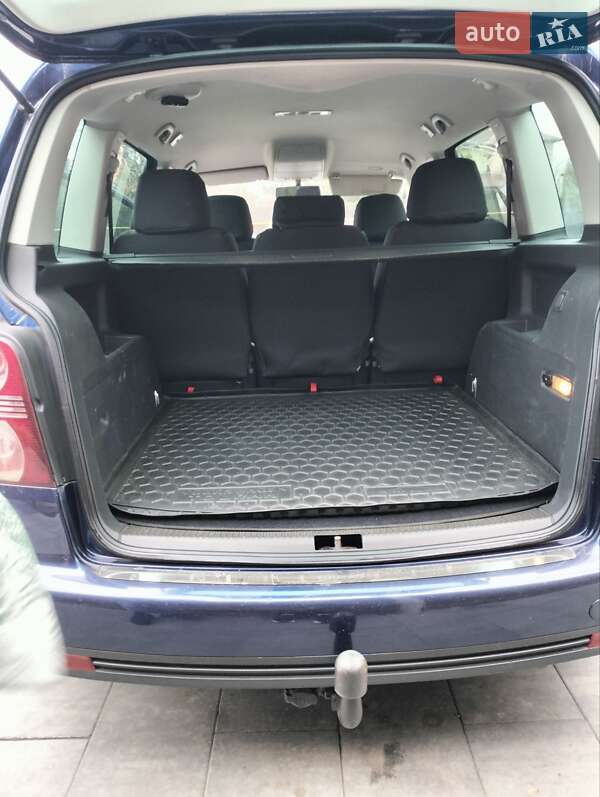 Минивэн Volkswagen Touran 2007 в Кобеляках