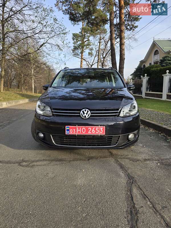 Мінівен Volkswagen Touran 2012 в Києві