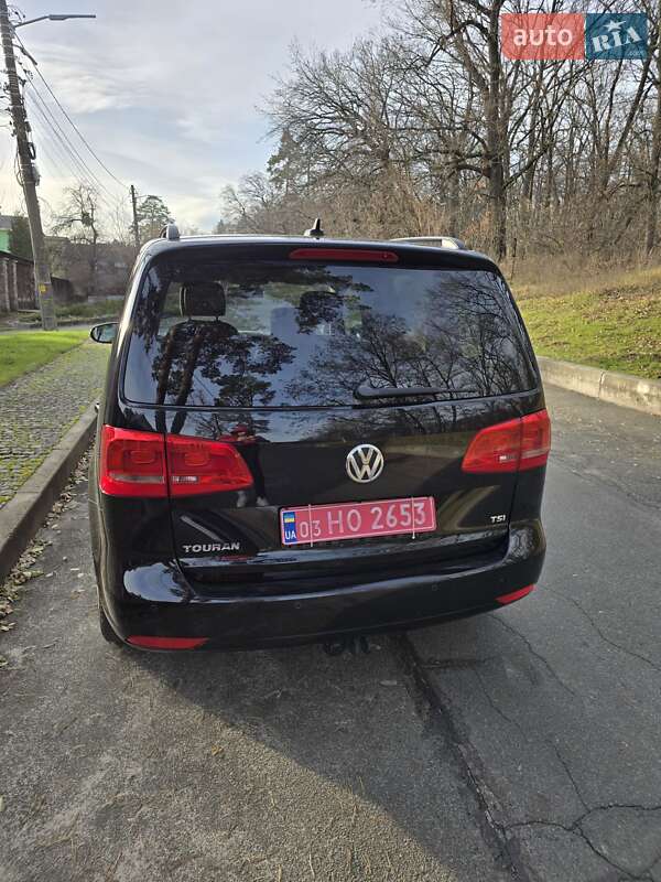 Мінівен Volkswagen Touran 2012 в Києві