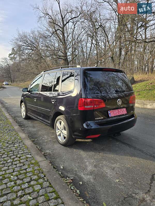 Мінівен Volkswagen Touran 2012 в Києві