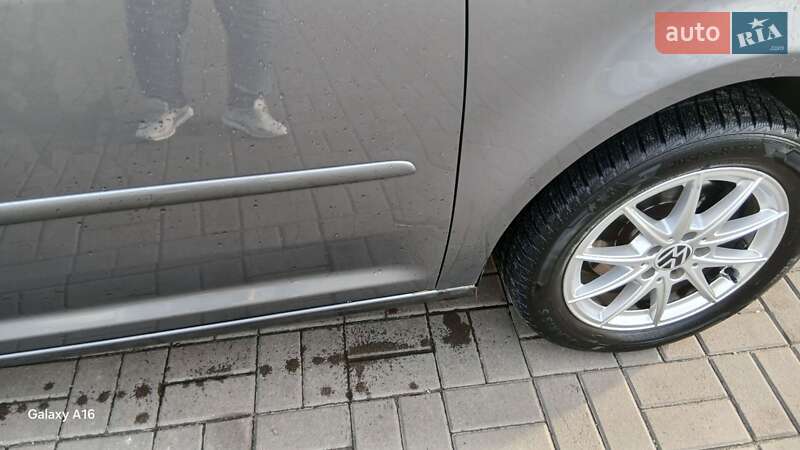 Минивэн Volkswagen Touran 2007 в Киеве