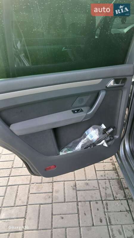 Минивэн Volkswagen Touran 2007 в Киеве