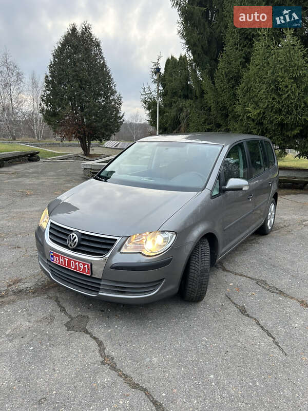 Минивэн Volkswagen Touran 2009 в Золотоноше