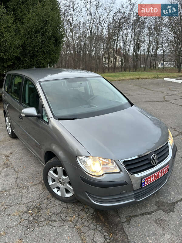 Минивэн Volkswagen Touran 2009 в Золотоноше